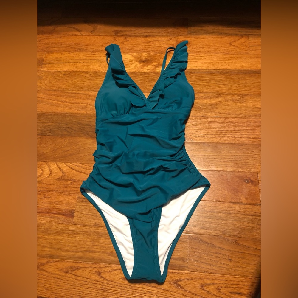NWT! Cupshe bathing suit